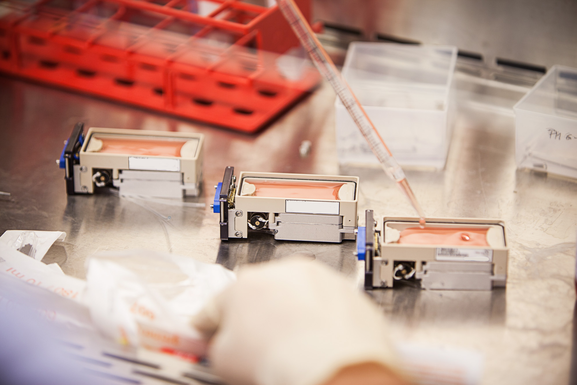 Yuri GmbH’s cell culture chambers for medical and biological experiments under microgravity conditions, e. g. for research experiments on the ISS.