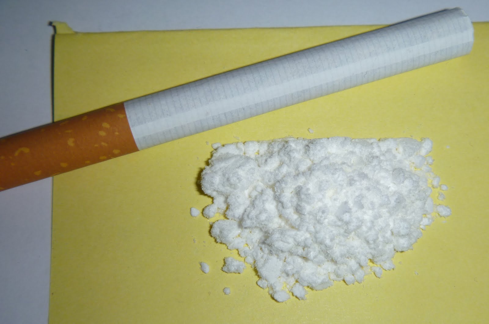 Cocaine and cigarette.