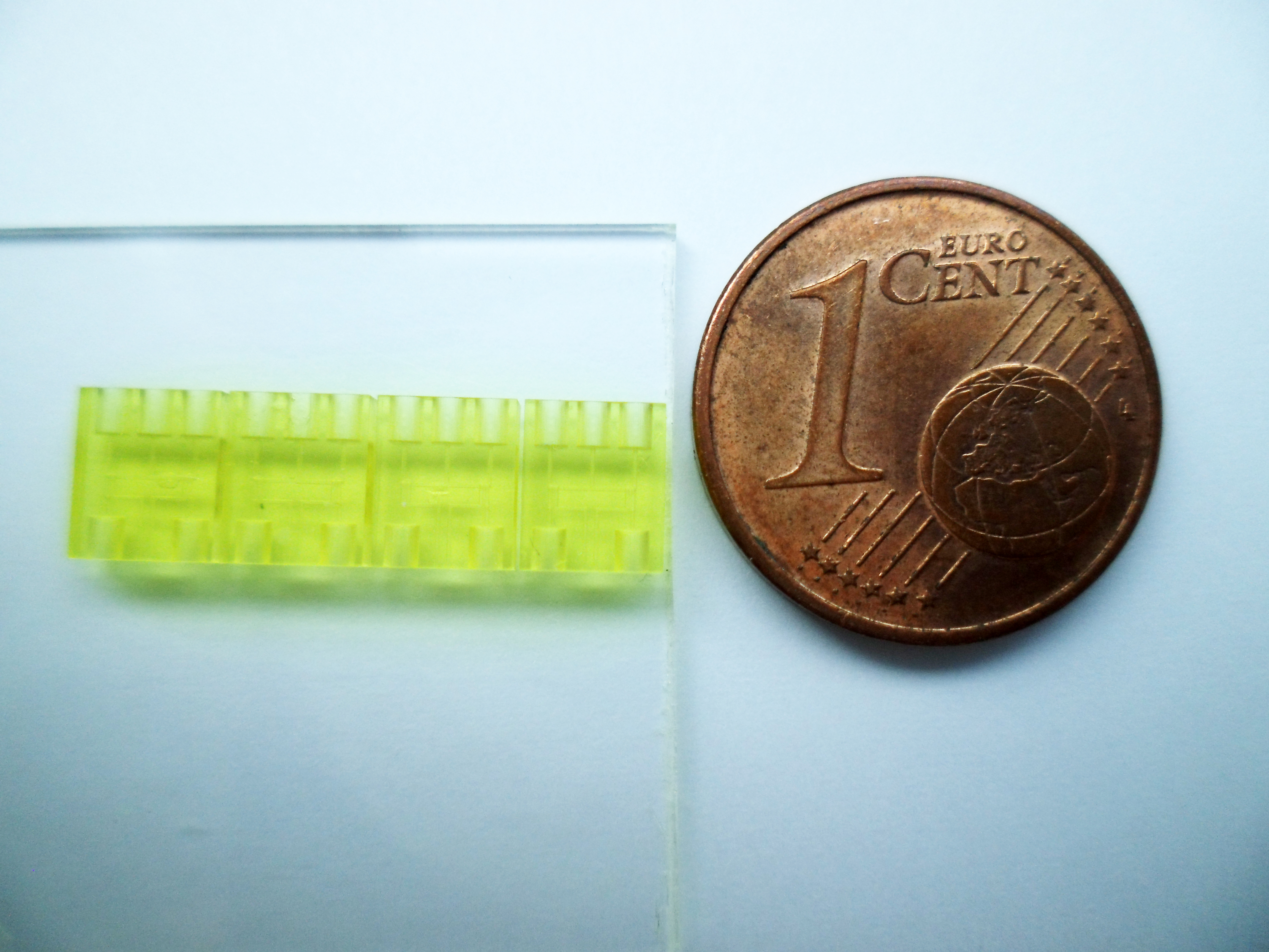 Mikrofluidischer Chip der Forschungsgruppen von TheraMe! für das High-Throughput-Screening zur Ermittlung der bestmöglichen Krebstherapie innerhalb 24 Stunden