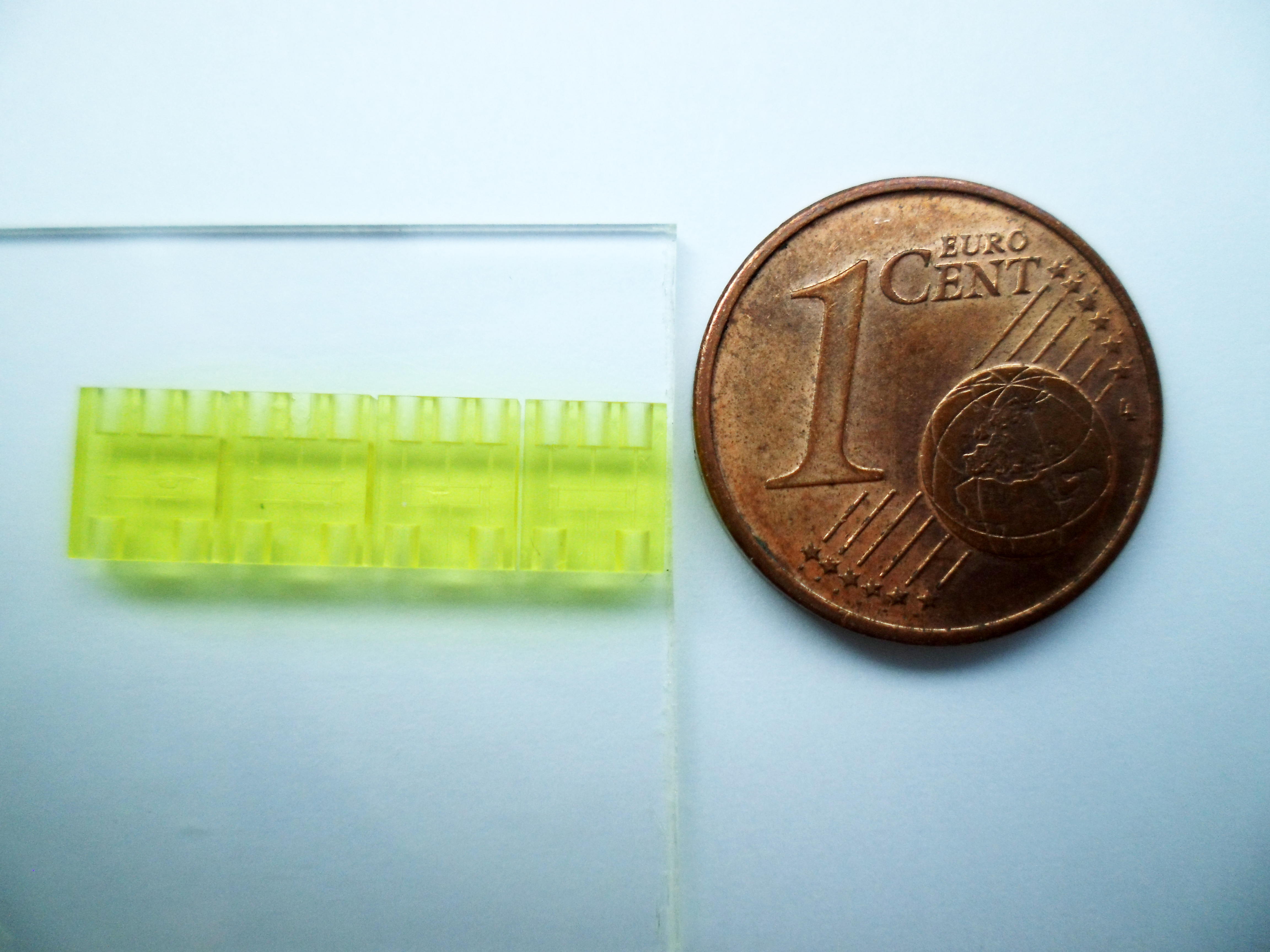 Microfluidic chip produced by TheraMe! Research teams for high-throughput screening and identification of the best possible cancer therapy within 24 hours.