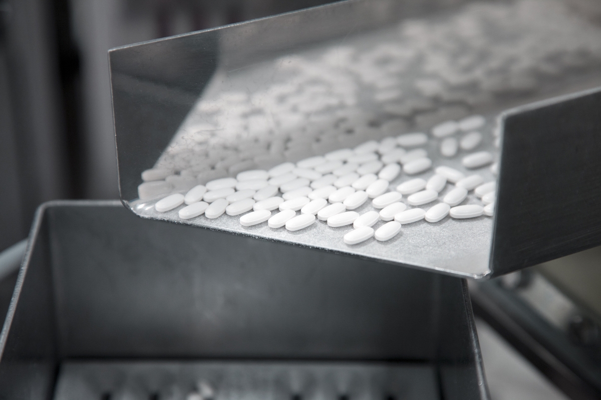 Production of white tablets.