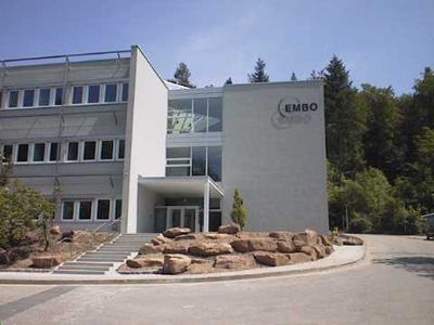 Das EMBO-Gebäude auf dem EMBL-Campus (Foto: EMBO)