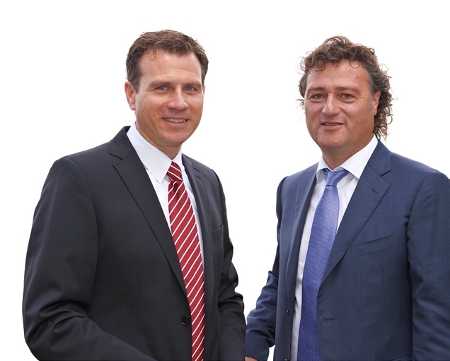 Porträtbild der beiden Geschäftsführer der Hain Lifescience GmbH David Hain und Tobias Hain.