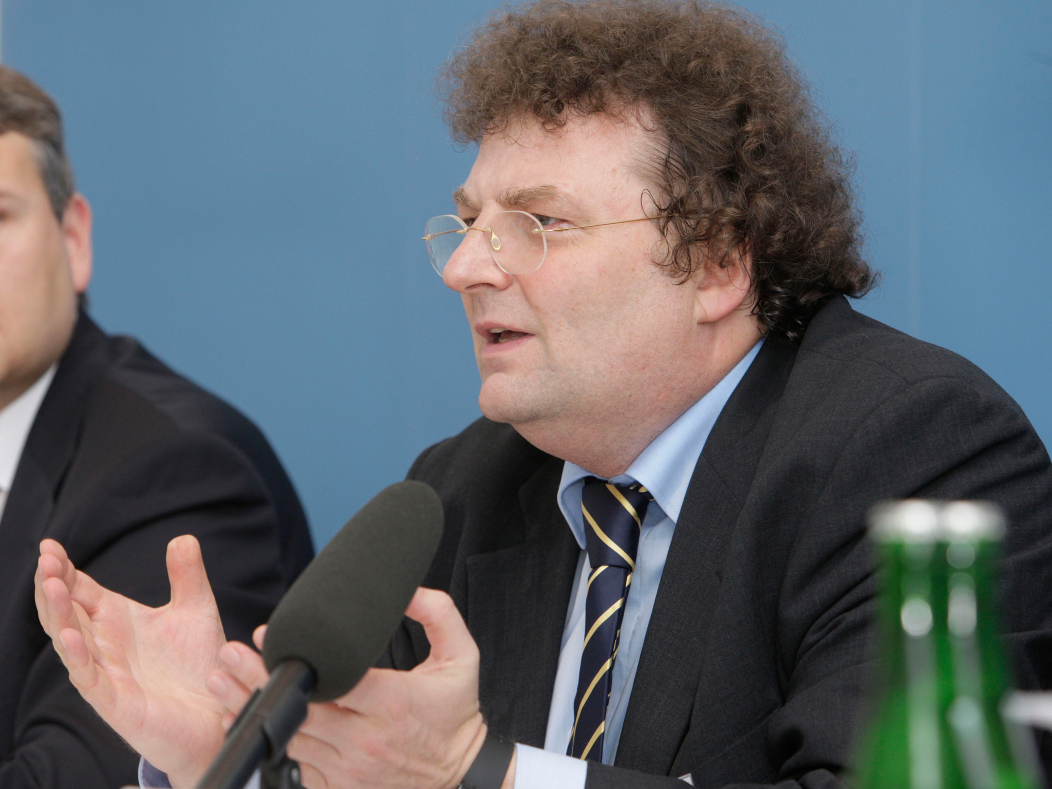 Prof. Dr. Jürgen Hescheler bei der Pressekonferenz (Foto:BioRegio-STERN)