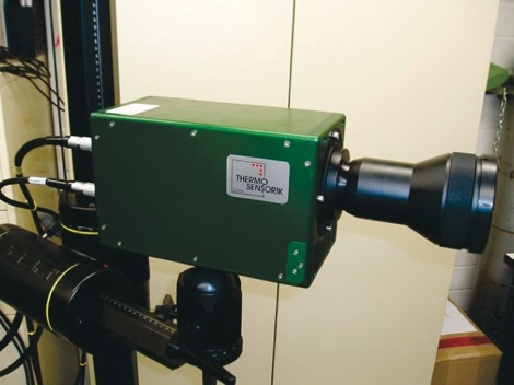 Camera head for the certified determination of temperature
