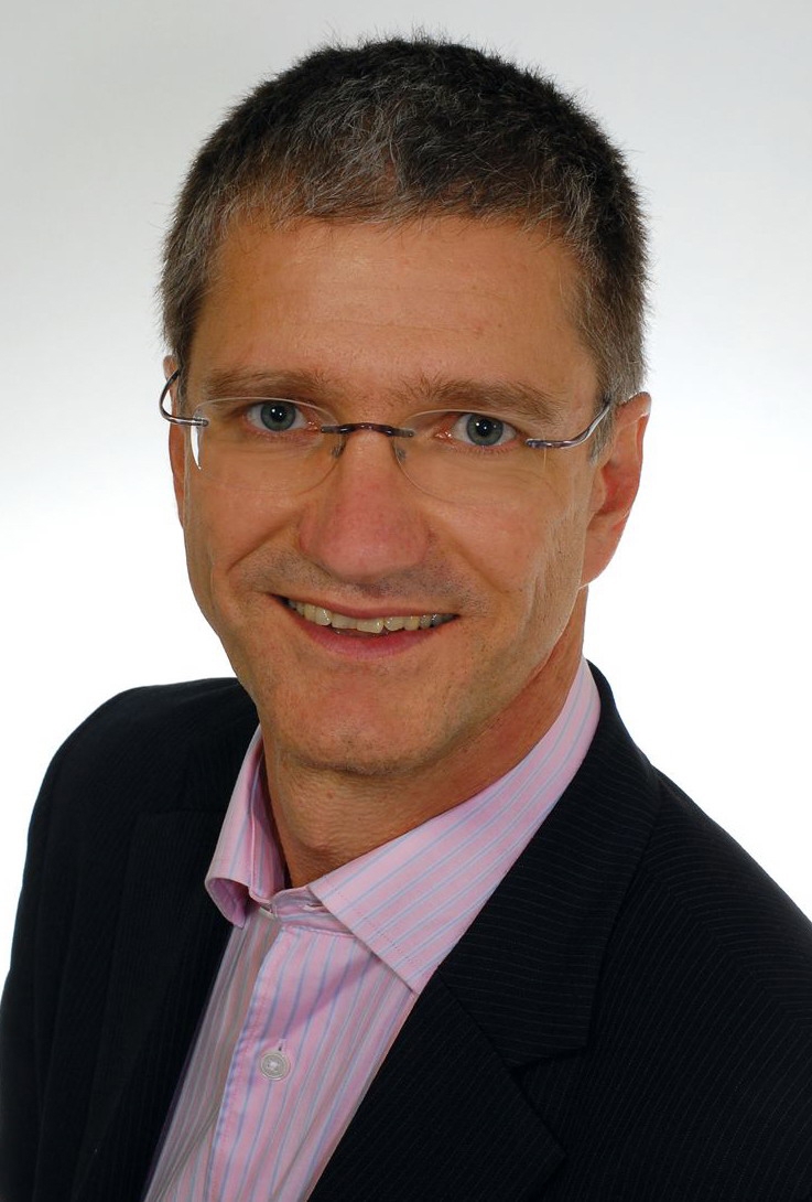 Prof. Dr. Olaf Rieß erforscht die Genetik seltener neurodegenerativer  Erkrankungen. (Foto: Universitätsklinikum Tübingen)‏