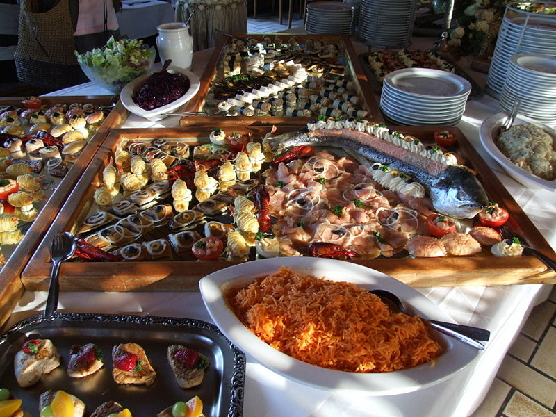 A dinner party buffet – it is not only taste that tells. (Photo: Claus Ableiter)