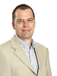 Zu sehen ist ein Porträt von Prof. Dr. med. Jürgen Windeler.