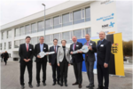 Schlüsselübergabe für die Leuchtturmprojekte „Nanoanalytikzentrum“ und „Forschungscampus BioMedTech“; v.l.n.r. Thorsten Flink und Peter Wilke, TF-RT, Ministerialdirektor Michael Kleiner, Ministerium für Wirtschaft, Arbeit und Wohnungsbau Baden-Württemberg, Reutlingens Oberbürgermeisterin Barbara Bosch, Prof. Dr. Hugo Hämmerle, NMI, Andreas Möller und Karl-Heinz Boven, Multi Channel Systems Holding GmbH.