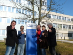 Zu sehen sind BioLAGO-, cyberLAGO- und Campus Konstanz Mitarbeiter vor dem Gebäude der neuen Geschäftsstelle.