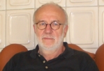 Zu sehen ist Professor Ernst Peter Fischer, Professor für Wissenschaftsgeschichte an der Universität Heidelberg