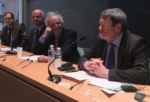 The photo shows Dr. Günther Pery, Lord Mayor of Kehl, giving a lecture about the interregional cooperation in the Upper Rhine metropolitan area. Sitting next to him are (from left to right): Prof. Dr. Madjid Boussard (Université de Strasbourg), Prof. Paul Witt (Kehl University of Public Administration) and Prof. Dr. Alain Beretz (Université de Strasbourg)