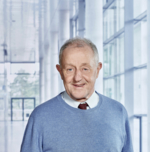 Das Bild zeigt das Brustbild des ALS-Forschers, und Ärztlichen Direktors der Neurologischen Klinik der Uni Ulm, Prof. Albert Ludolph. Der Neurologe ist Sprecher des DZNE-Standorts Ulm.