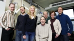 Auf dem Bild sind die Konstanzer Forscher Dieter Spiteller, Michael Weiss, Ann-Katrin Felux, Alasdair Cook, Thomas Huhn, Karin Denger und David Schleheck in einem Labor zu sehen.